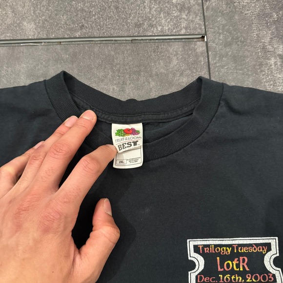 Vintage Fruit of the Loom Lord of the Rings Trilogy Tuesday Promo T-Shirt 2XL - Picture 6 of 8